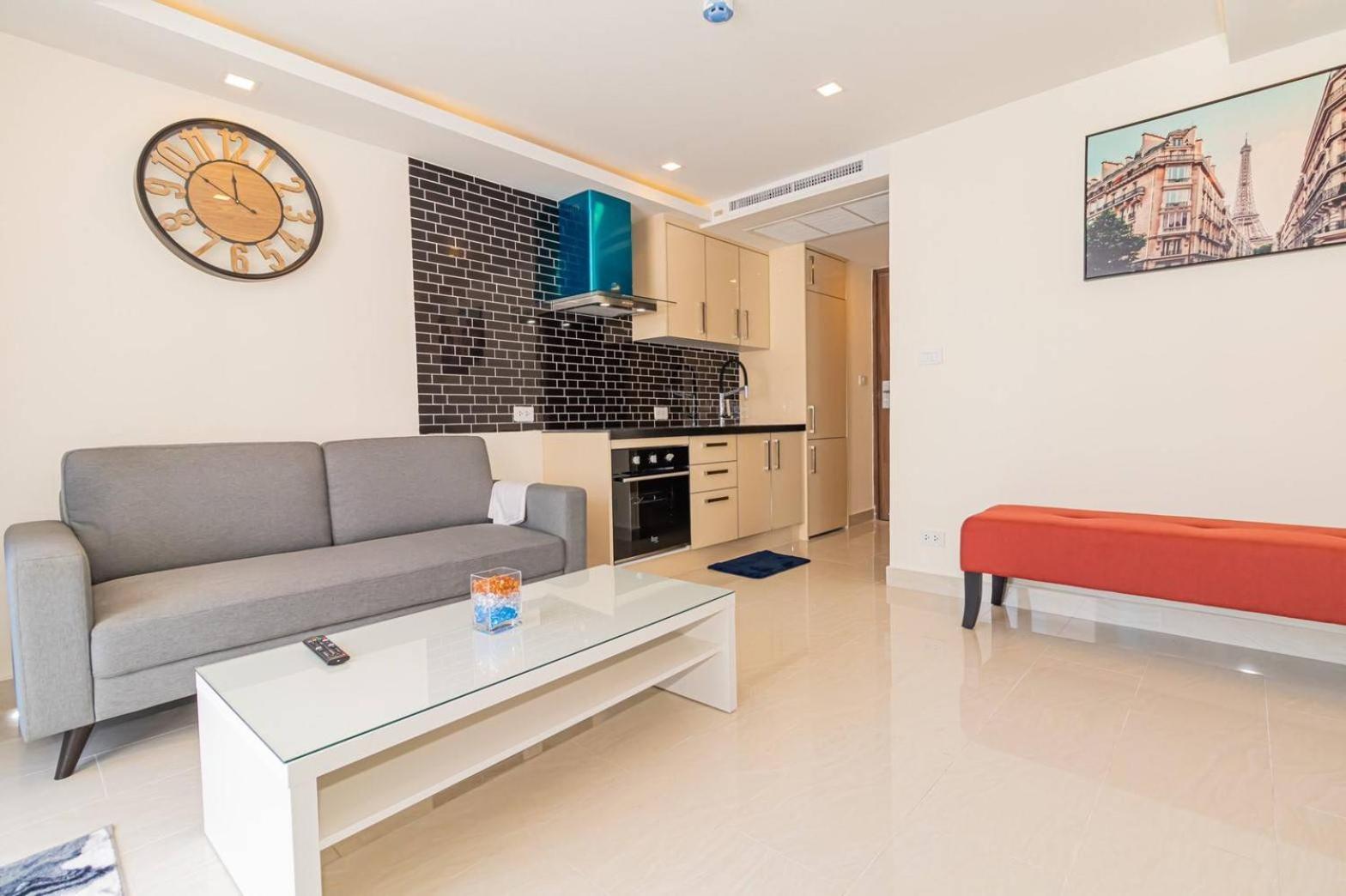 Grand Avenue By Fantasea Beach Pattaya Zimmer foto