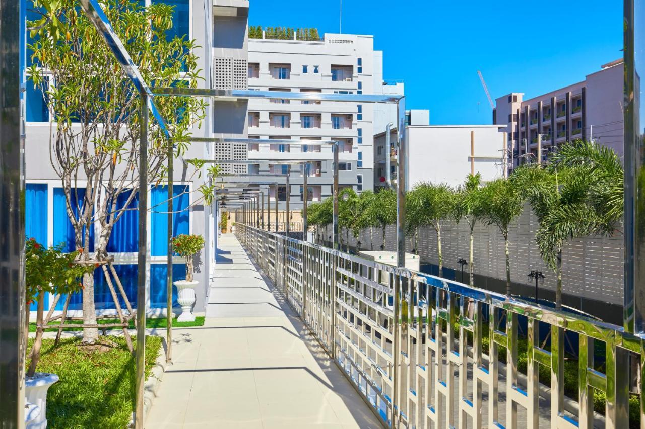 Grand Avenue By Fantasea Beach Pattaya Exterior foto